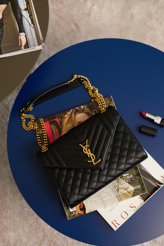 Noleggio borsa YSL Envelope – La prima follia